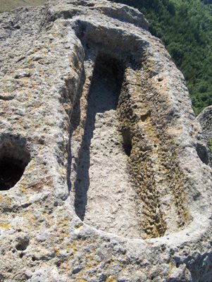 Скалният гроб при Татул.