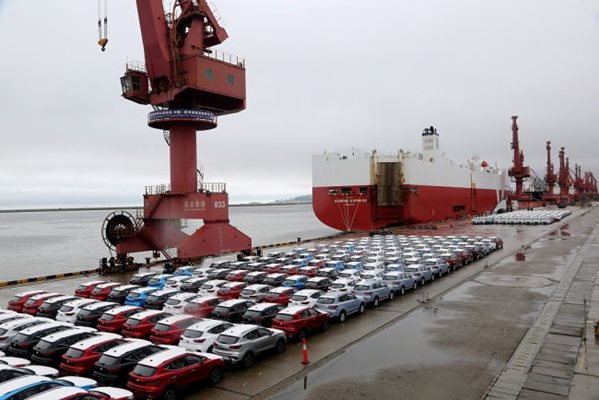 Китай с рекорден износ на автомобили за месец юли
