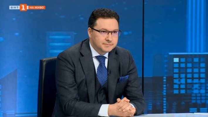Даниел Митов: Възможно е конституционно правителство, за да не управлява Радев