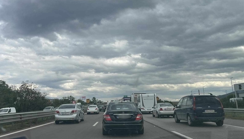 Тапа затруднява движението на магистрала "Тракия" в посока Пловдив заради ремонт