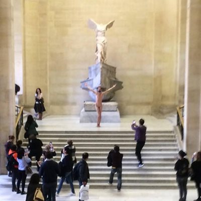 Оливейра гол пред статуята на Нике в Лувъра