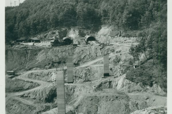 Етап от строителството на тунел “Витиня” през  1979 г.
