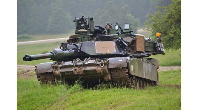 Доставките на германски и американски танкове целят да се помогне на украинците да се защитят във войната, а не, за да се превърнат в нападатели, твърди Стефано Санино – генерален секретар на Европейската служба за външна дейност. СНИМКА: АРХИВ