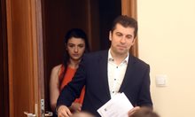 Кирил Петков обявява новия премиер днес, май няма да е той