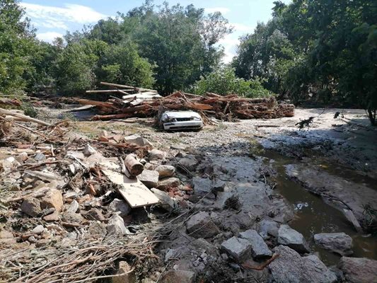 Карловското село Каравелово е кошмарна гледка след бедствието СНИМКА: Архив