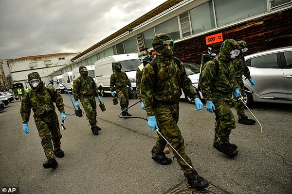 Военните помагат за кризата с коронавируса в Испания.