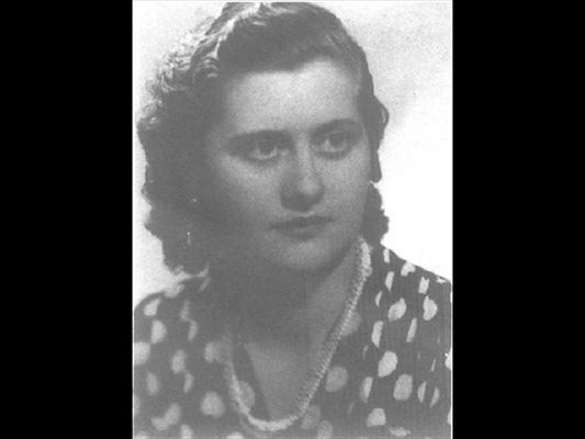 Единствената известна снимка на Лили Паница се намира в архива на МВР.
