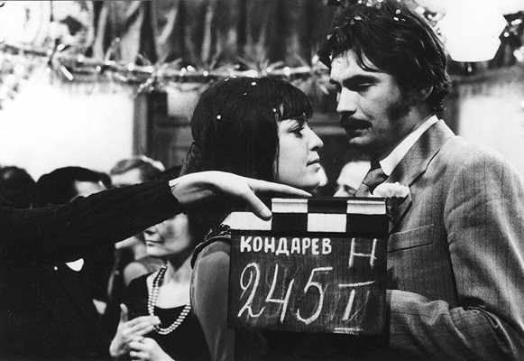 С Катя Паскалева в "Иван Кондарев" на режисьора Никола Корабов.(1974)