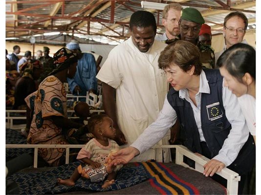 Кристалина Георгиева на мисия в Нигер