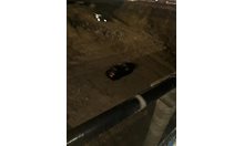 Пиян шофьор се хвърли в 10-метров изкоп с колата си (Обновена + Снимка)