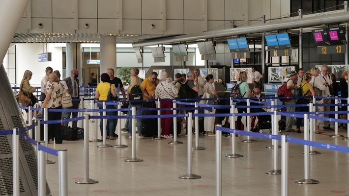 Летище София иска пътниците за Варна и Бургас 2 часа по-рано
