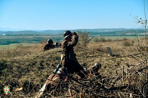 Стотици гледаха сражения от Втората световна война и автентични военни машини до Търново (снимки)