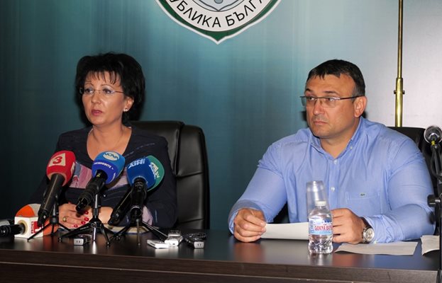 Румяна Арнаудова и шефът на СДВР Младен Маринов дадоха подробности за двата побоя.  СНИМКА: ПИЕР ПЕТРОВ
