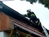 Спасителен екип оказал на помощ русенка, която се качила на покрива на къща да спасява котка, съобщават от областната дирекция на МВР, цитирани от 
