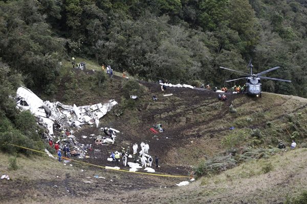 75 загинаха в адската катастрофа 28-02 Самолетът, с който се разбиха