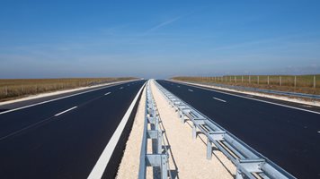 Заради ремонт е ограничено движението между 1-ви и 15-и км на магистрала "Марица" към София