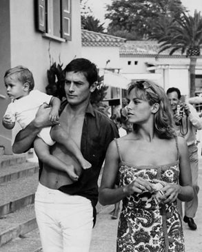 Ален и Натали Делон със сина си Антъни, 1965 г. Снимка: Личен архив/ Фейсбук