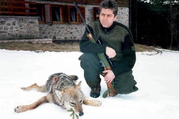 Като президент на държавата Георги Първанов често се радваше на добри ловни успехи. 
СНИМКА: "24 ЧАСА"