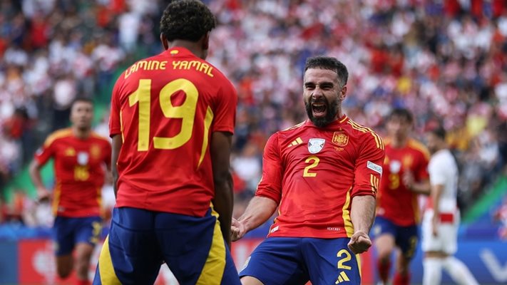 Рекордьорът Ямал и Карвахал ликуват след третия гол за Испания,
Снимки: ©UEFA 2024