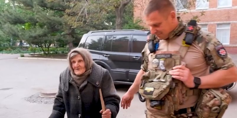 98-годишната украинка Кадър: фейсбук/ Національна поліція України