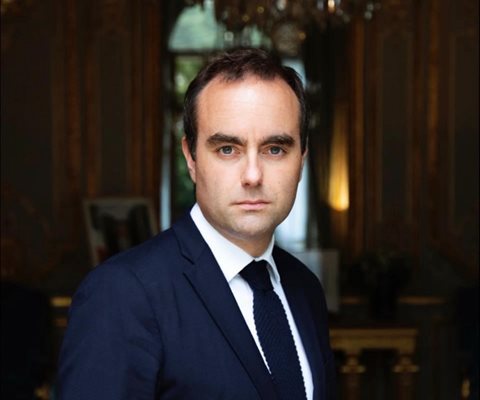 Себастиен Лекорню, министър на отбраната на Франция 
СНИМКА: Фейсбук / Sébastien Lecornu