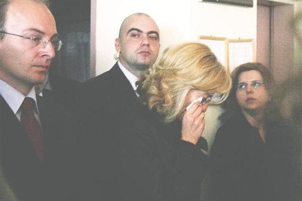 Министър Румяна Желева и македонският й колега Антонио Милошевски (вдясно) плачат.