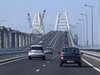 Движението по Кримския мост е спряно поради извънредна ситуация