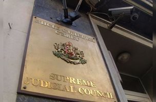 Спор във ВСС за климатиците и ламината в “съда на Димитър Узунов”