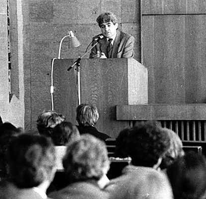 Пачов на среща с интелектуалци от Пловдив на 6 декември 1989 г.