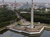 Москва обвини Латвия в държавен вандализъм заради съборените паметници