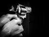 Мъж гърмя с газов пистолет в Благоевград