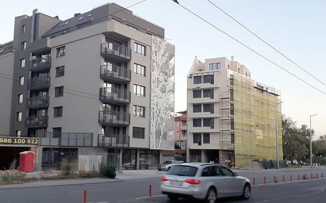 Нови кооперации никнат до централните гробища в Пловдив и апартаментите се разграбват