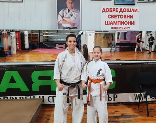 Анабел със сенсей Гергана Апостолова-Костова, при която тренира от 3 години. Снимка: Авторът