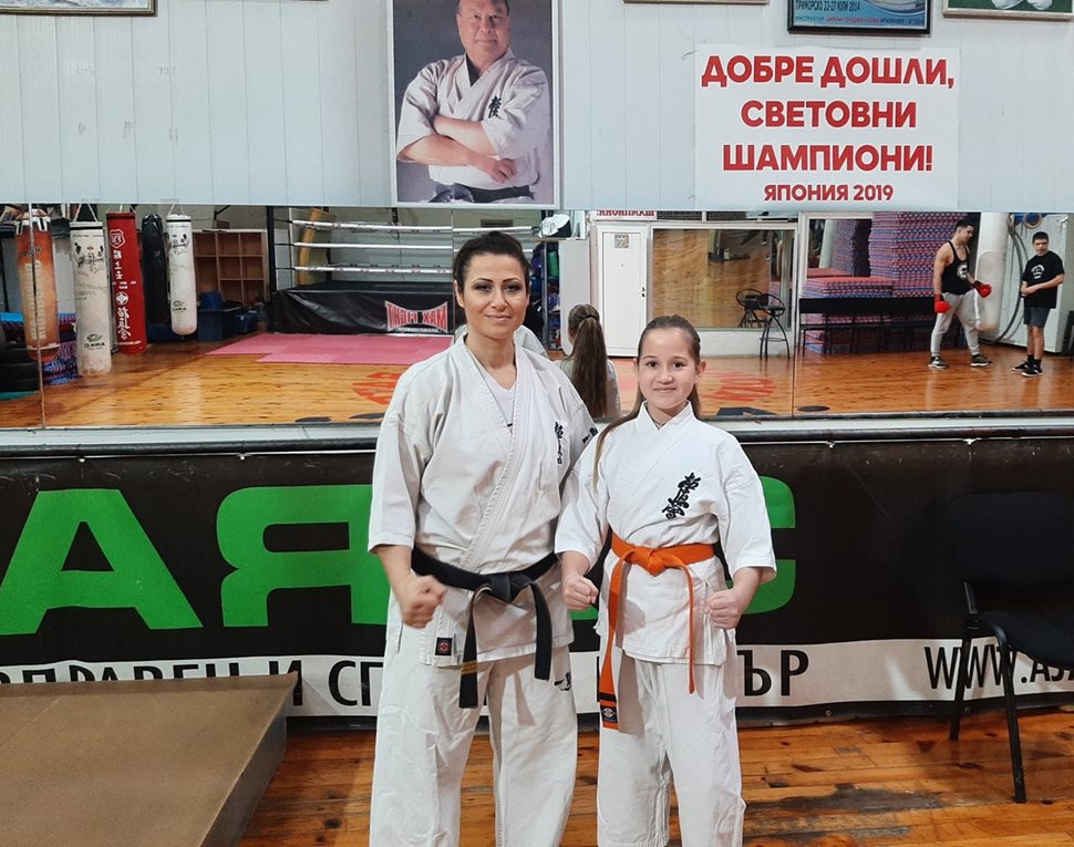 Анабел със сенсей Гергана Апостолова-Костова, при която тренира от 3 години. Снимка: Авторът
