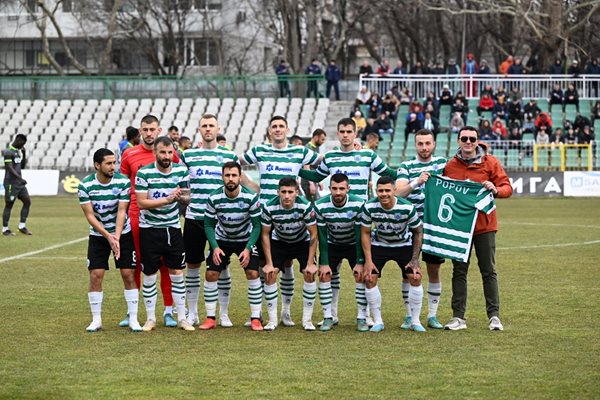 Лекарският щаб на  "Черно море" е притеснен за състоянието на Велислав Василев и засега е под въпрос за гостуването на ЦСКА за купата на България на 4 април.