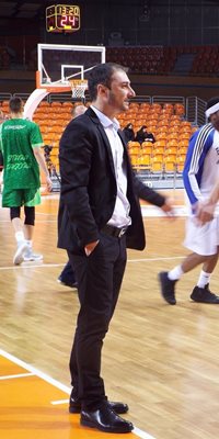 Старши треньорът на пловдивския "Академик Бултекс 99" Асен Николов получи днес много поздравления за юбилейния си 45-ти рожден ден.