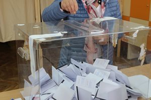 Във втора СИК във Видин избирателите гласуват само на хартия