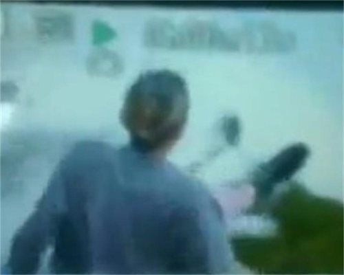 Туристи заснеха самоубийството на аржентинка, скочила в 100-метров водопад (видео 18+)