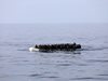 Спасиха 800 мигранти в Средиземно море, откриха и двама загинали