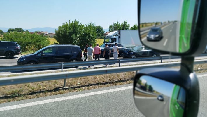 Катастрофата  предизвика задръстване на магистрала "Тракия".

СНИМКА: I see you КАТ Пловдив