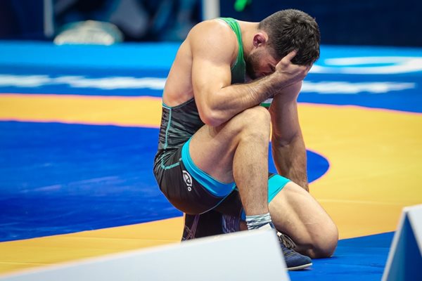 Българин отпадна в 1/8-финалите на световното по борба в Белград