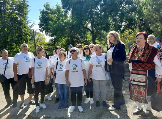 Вицепрезидентът Илияна Йотова в Маджарова.
Снимка: Пресцентър на президенството