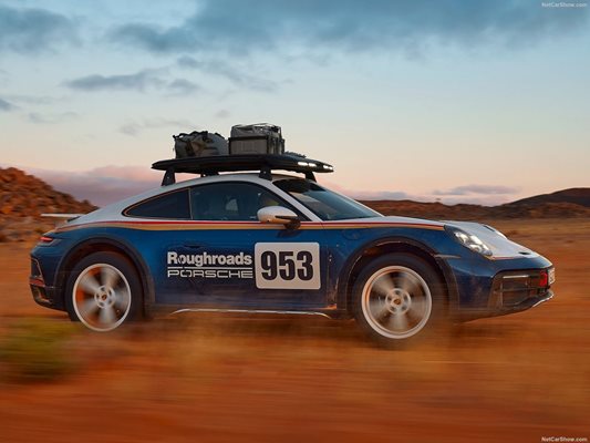 Спортният офроудър Porsche 911 Dakar се очаква да бъде една от най-шантавите, но и атрактивни премиери на годината.