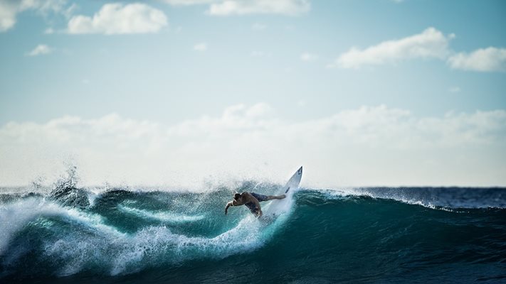Мълния уби 26-годишен сърфист на остров Родос