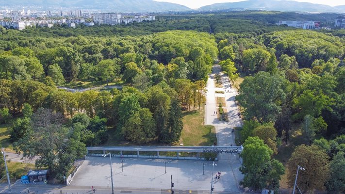 Осветлението в Западния парк бе подменено.