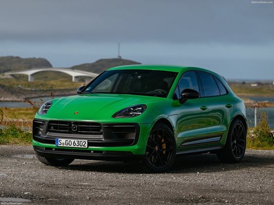 Since July, the popular in our country Porsche Macan with internal combustion engines stops being sold in Europe.