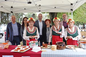 Най-добрата майсторка на лютеница избраха на вкусен фест в село Джулюница