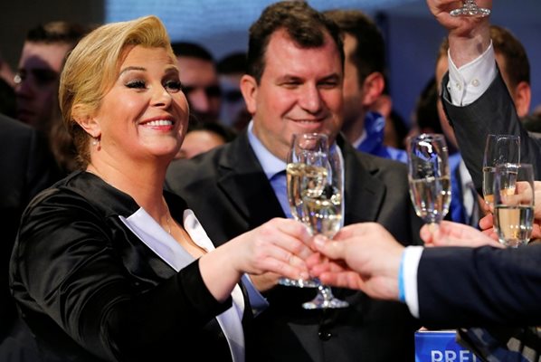 Колинда Грабар-Китарович празнува победата си на президентските избори.