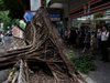 Тайфун парализира Хонконг, 11 са ранени в Китай (Снимки+Видео)