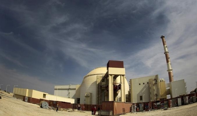 Така изглежда атомната електроцентрала Бушер, на около 1200 км (746 мили) южно от Техеран, на 26 октомври 2010 г.